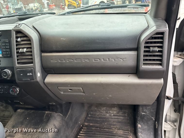 image for item FK1040 2019 Ford F550 Super Duty utility / service truck