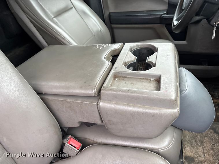 image for item FK1040 2019 Ford F550 Super Duty utility / service truck