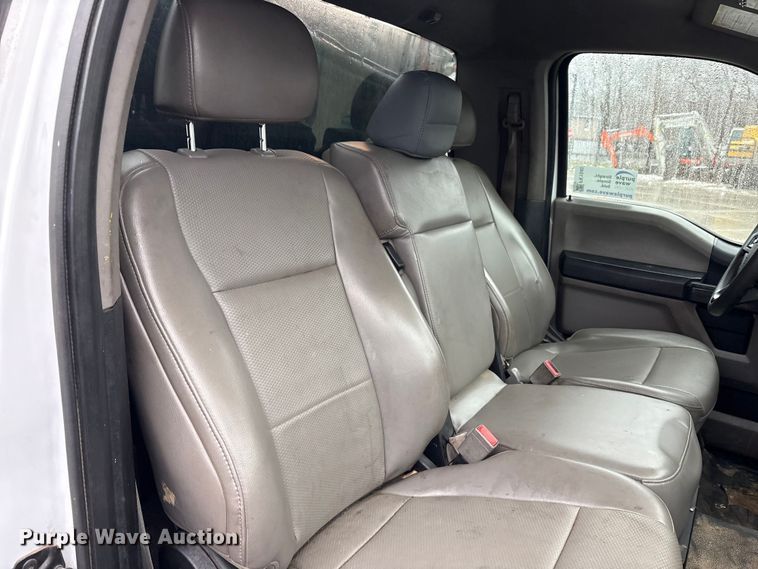 image for item FK1040 2019 Ford F550 Super Duty utility / service truck