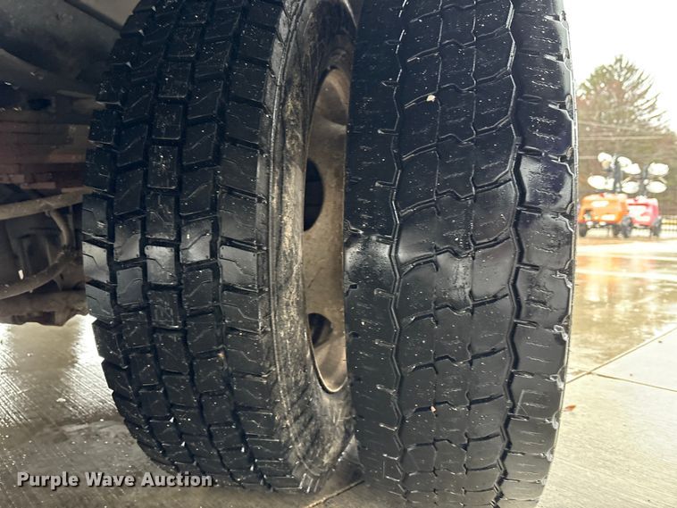 image for item FK1040 2019 Ford F550 Super Duty utility / service truck