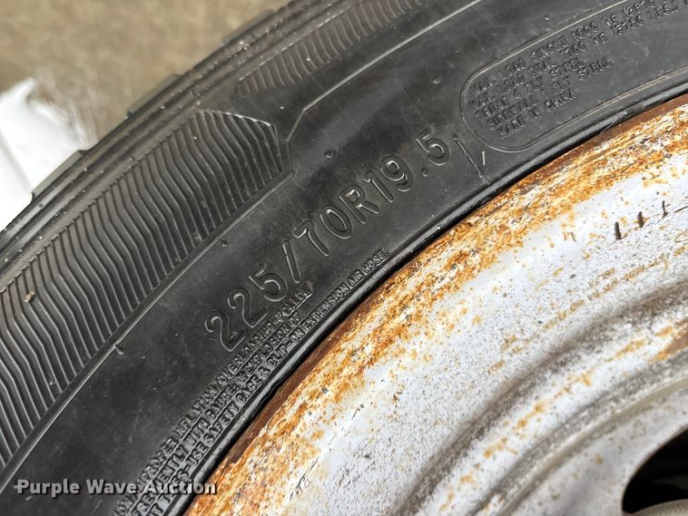 image for item FK1040 2019 Ford F550 Super Duty utility / service truck