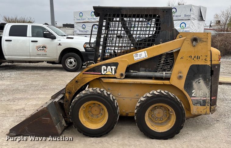 image for item FK2506 2004 Caterpillar 216 skid steer loader