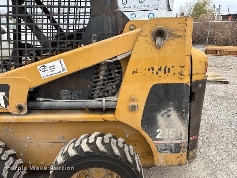image for item FK2506 2004 Caterpillar 216 skid steer loader