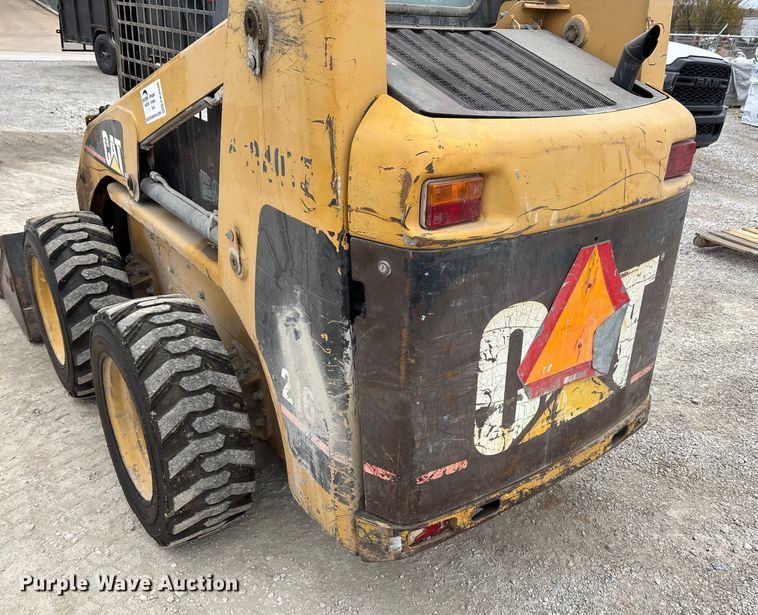 image for item FK2506 2004 Caterpillar 216 skid steer loader