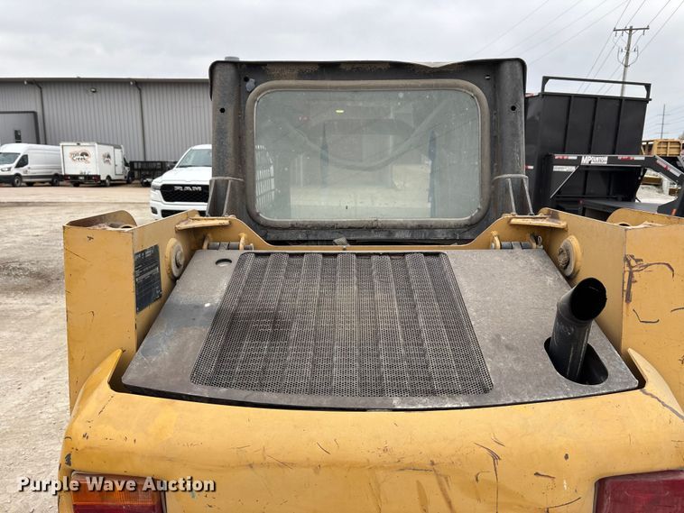image for item FK2506 2004 Caterpillar 216 skid steer loader