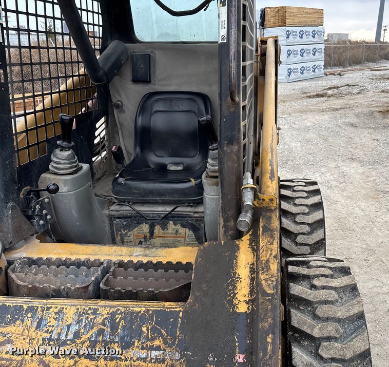 image for item FK2506 2004 Caterpillar 216 skid steer loader
