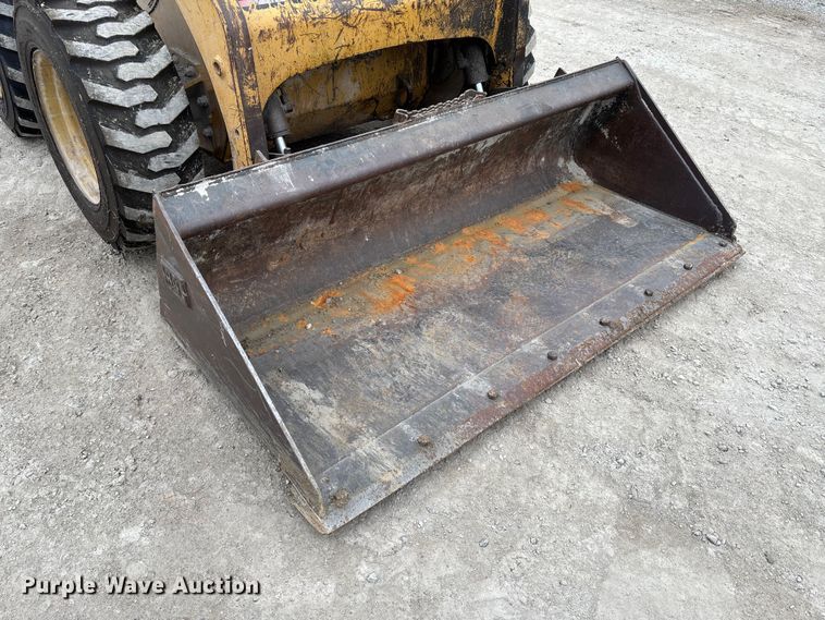 image for item FK2506 2004 Caterpillar 216 skid steer loader