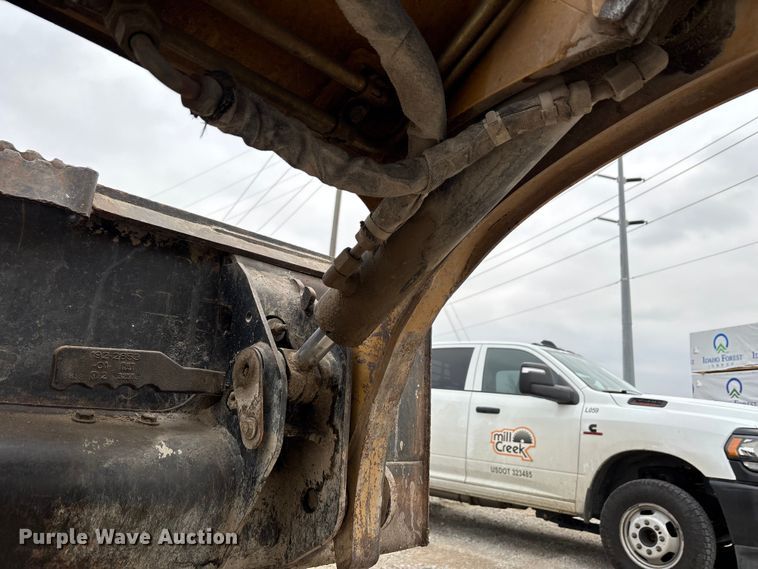 image for item FK2506 2004 Caterpillar 216 skid steer loader