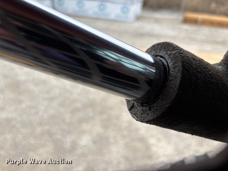 image for item FK2506 2004 Caterpillar 216 skid steer loader