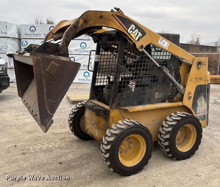 image for item FK2506 2004 Caterpillar 216 skid steer loader