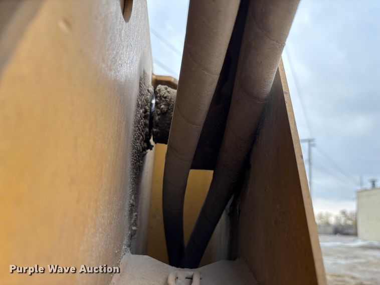 image for item FK2506 2004 Caterpillar 216 skid steer loader