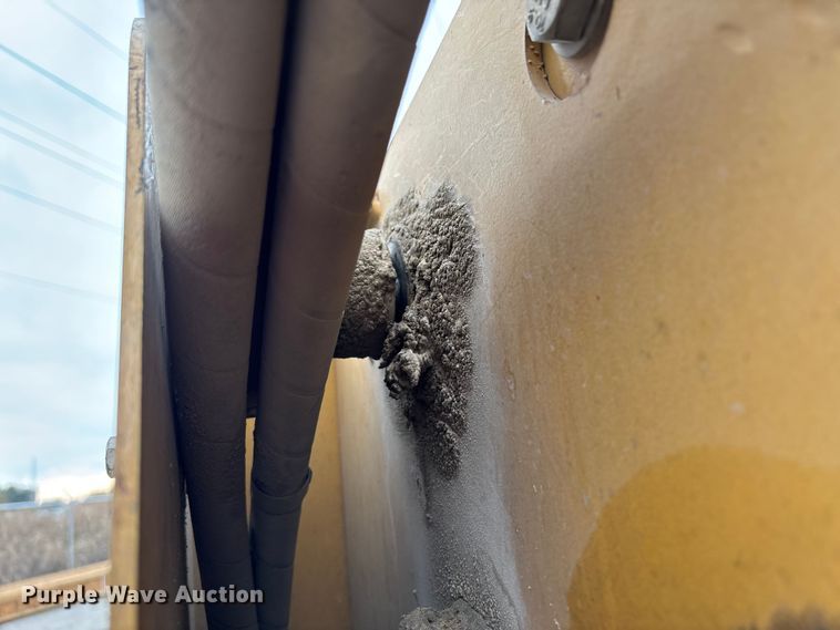 image for item FK2506 2004 Caterpillar 216 skid steer loader