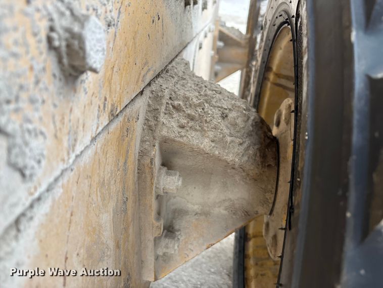 image for item FK2506 2004 Caterpillar 216 skid steer loader