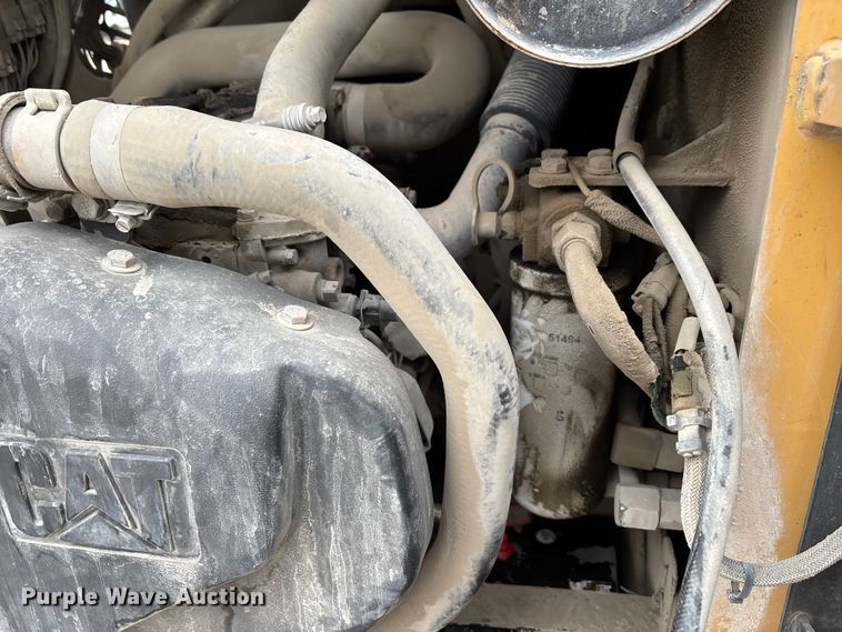 image for item FK2506 2004 Caterpillar 216 skid steer loader