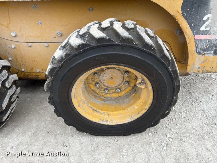 image for item FK2506 2004 Caterpillar 216 skid steer loader