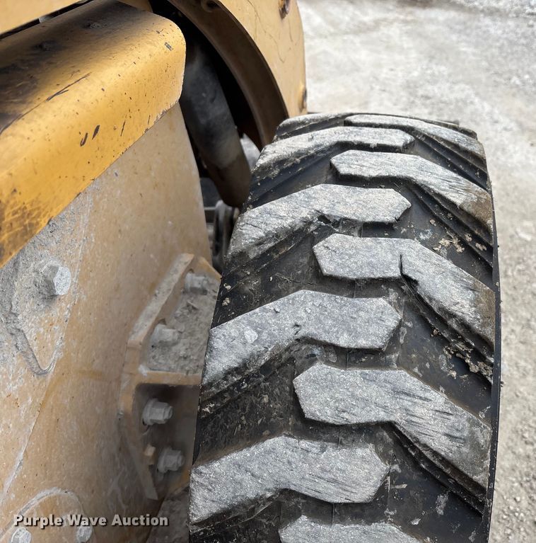 image for item FK2506 2004 Caterpillar 216 skid steer loader