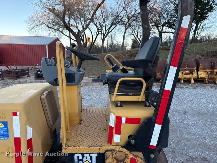 image for item HI9361 2006 Caterpillar CB-224E double drum vibratory roller