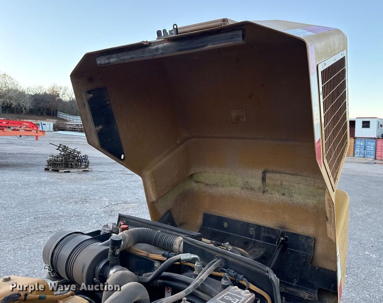 image for item HI9361 2006 Caterpillar CB-224E double drum vibratory roller