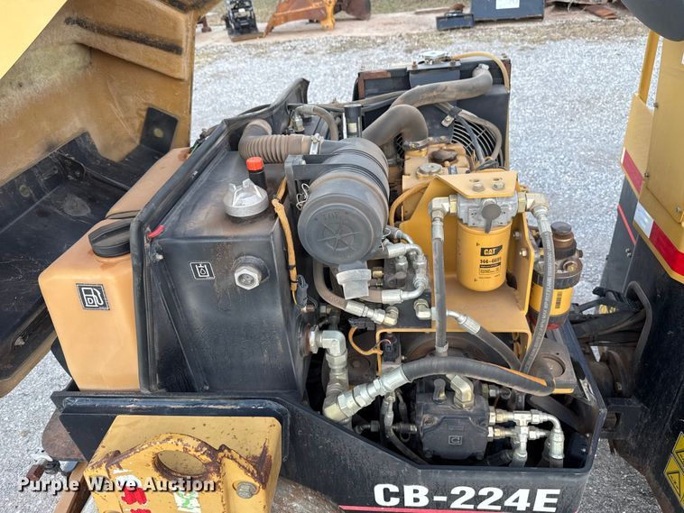 image for item HI9361 2006 Caterpillar CB-224E double drum vibratory roller