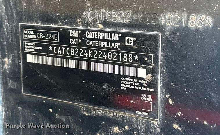 image for item HI9361 2006 Caterpillar CB-224E double drum vibratory roller