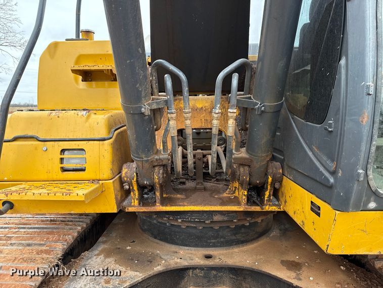 image for item HI9386 2014 John Deere 210G LC excavator