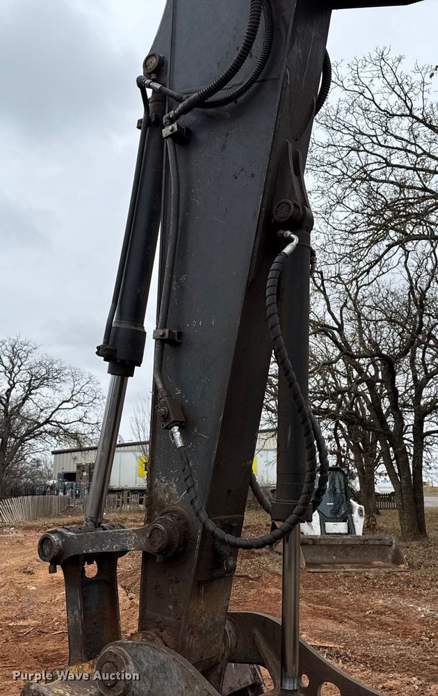 image for item HI9386 2014 John Deere 210G LC excavator