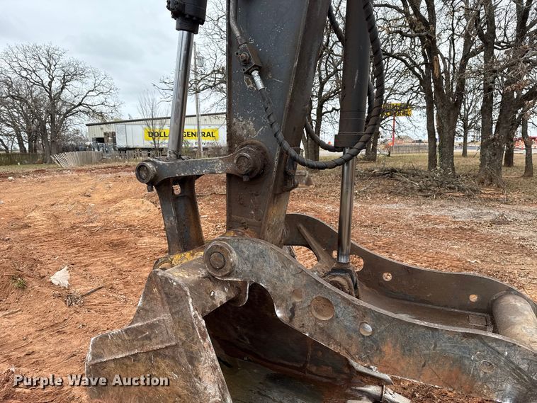 image for item HI9386 2014 John Deere 210G LC excavator