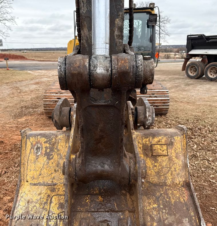 image for item HI9386 2014 John Deere 210G LC excavator