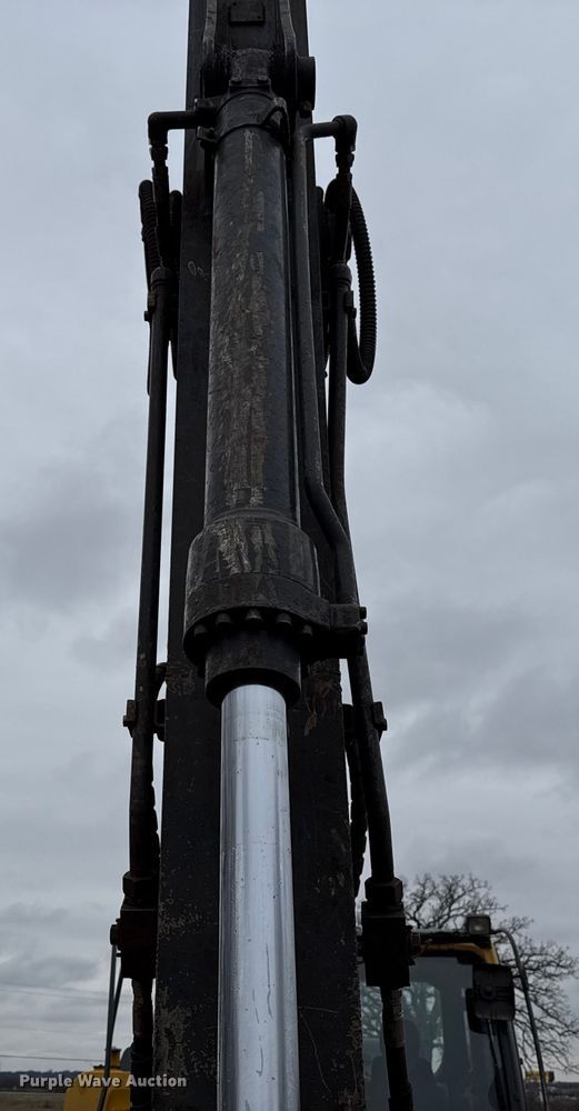 image for item HI9386 2014 John Deere 210G LC excavator