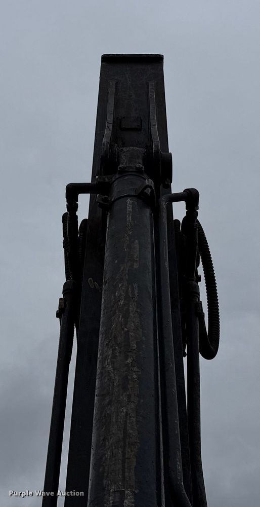 image for item HI9386 2014 John Deere 210G LC excavator