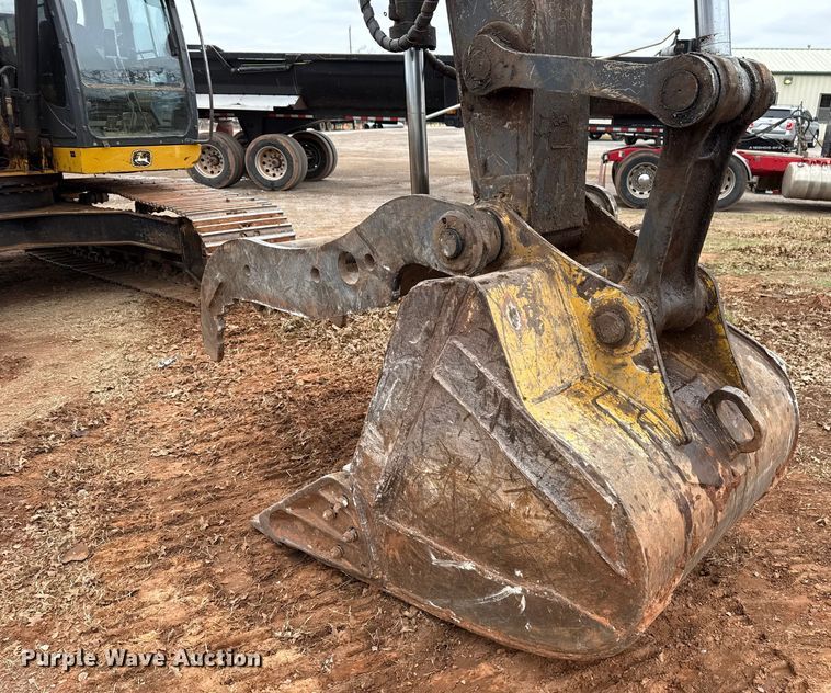 image for item HI9386 2014 John Deere 210G LC excavator