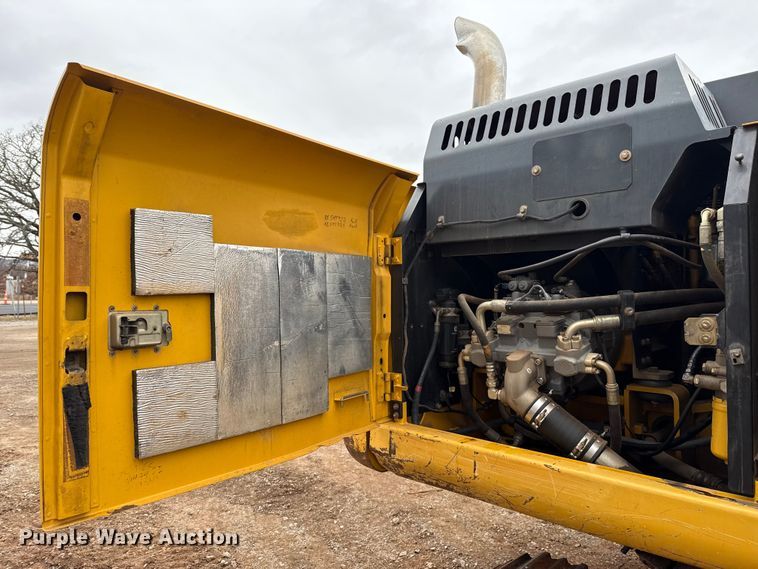 image for item HI9386 2014 John Deere 210G LC excavator