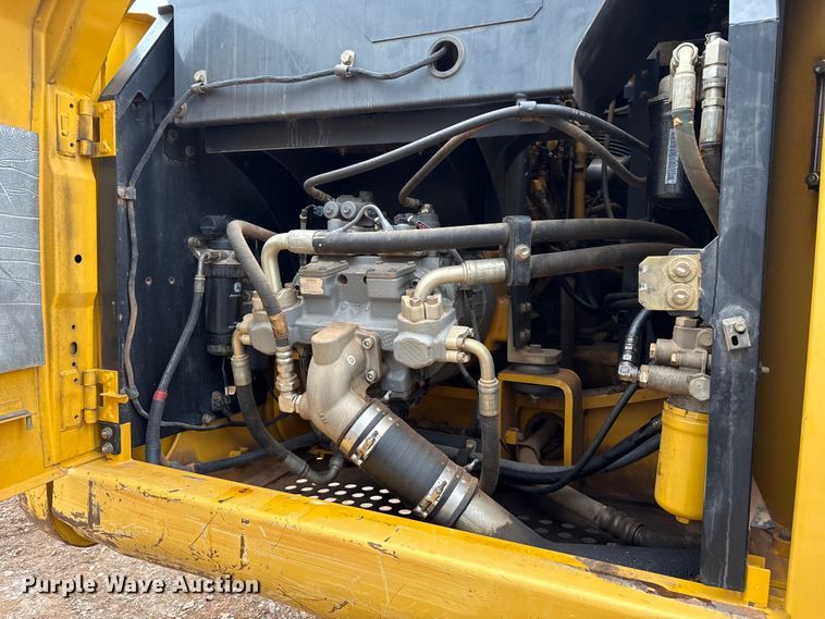 image for item HI9386 2014 John Deere 210G LC excavator