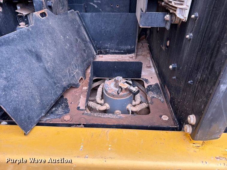 image for item HI9386 2014 John Deere 210G LC excavator