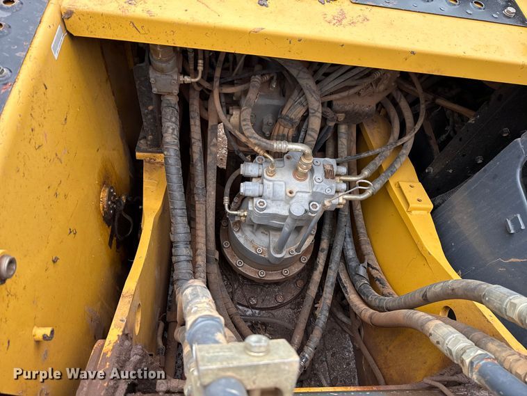 image for item HI9386 2014 John Deere 210G LC excavator