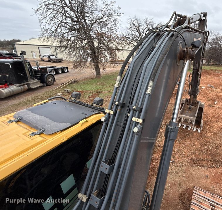 image for item HI9386 2014 John Deere 210G LC excavator