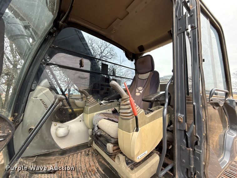 image for item HI9386 2014 John Deere 210G LC excavator