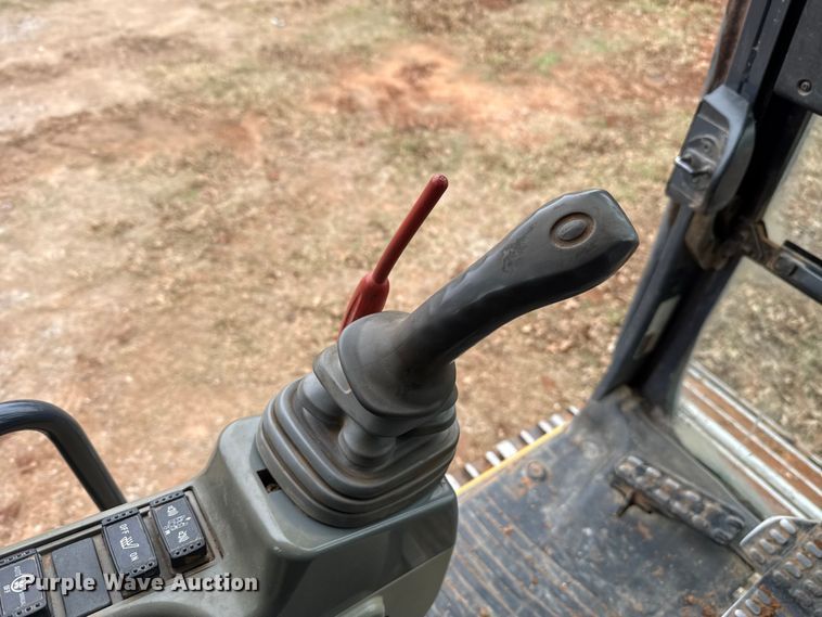 image for item HI9386 2014 John Deere 210G LC excavator