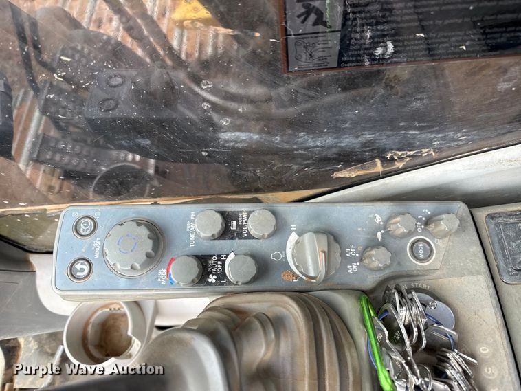 image for item HI9386 2014 John Deere 210G LC excavator