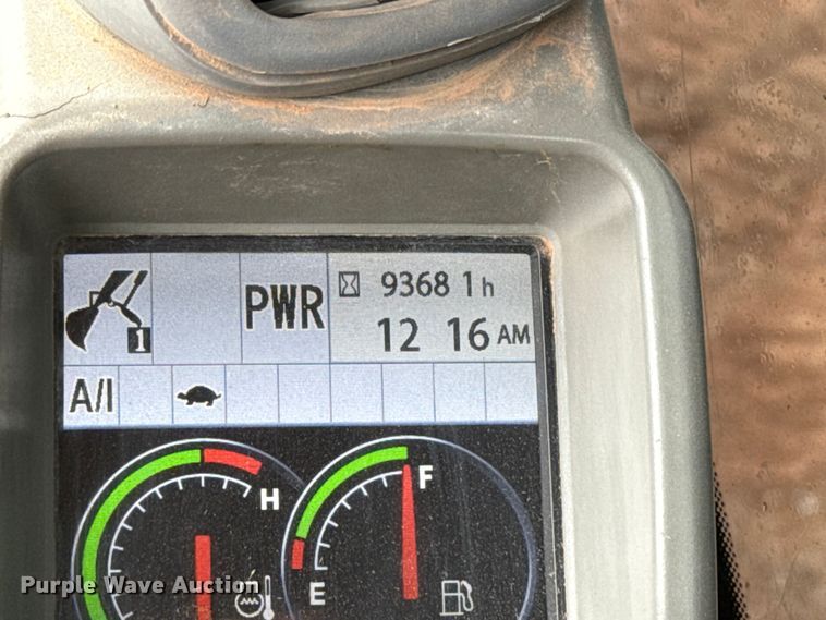 image for item HI9386 2014 John Deere 210G LC excavator