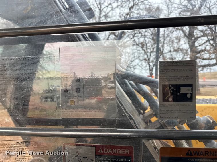 image for item HI9386 2014 John Deere 210G LC excavator