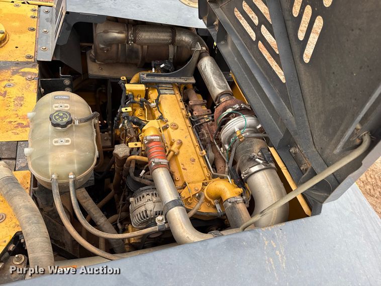 image for item HI9386 2014 John Deere 210G LC excavator