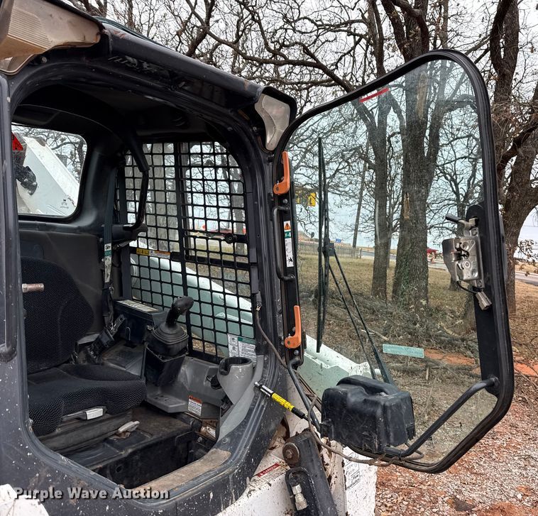 image for item HI9387 2021 Bobcat T870 tracked skid steer loader