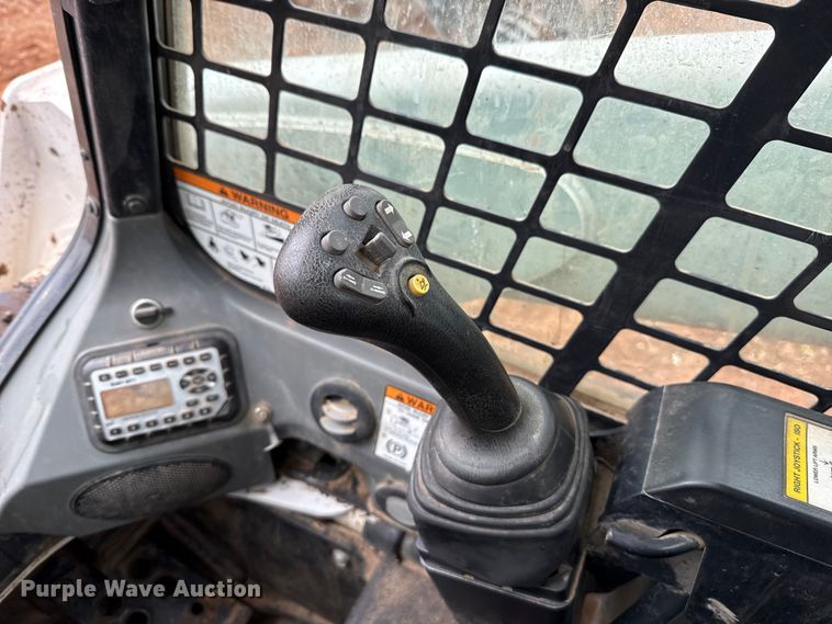 image for item HI9387 2021 Bobcat T870 tracked skid steer loader