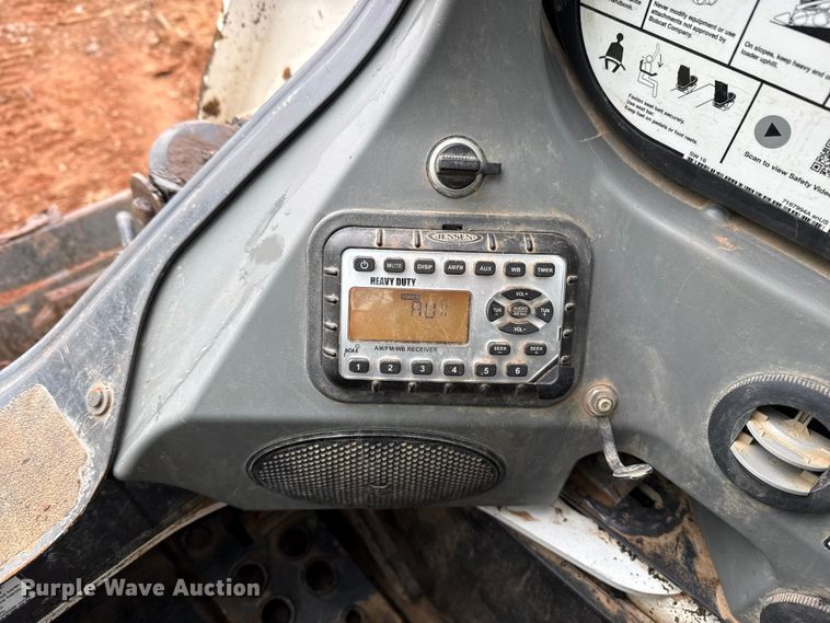 image for item HI9387 2021 Bobcat T870 tracked skid steer loader