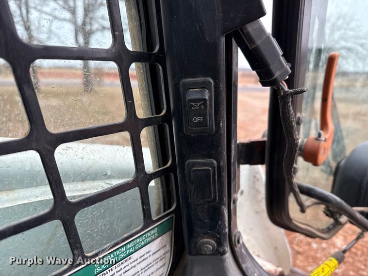 image for item HI9387 2021 Bobcat T870 tracked skid steer loader