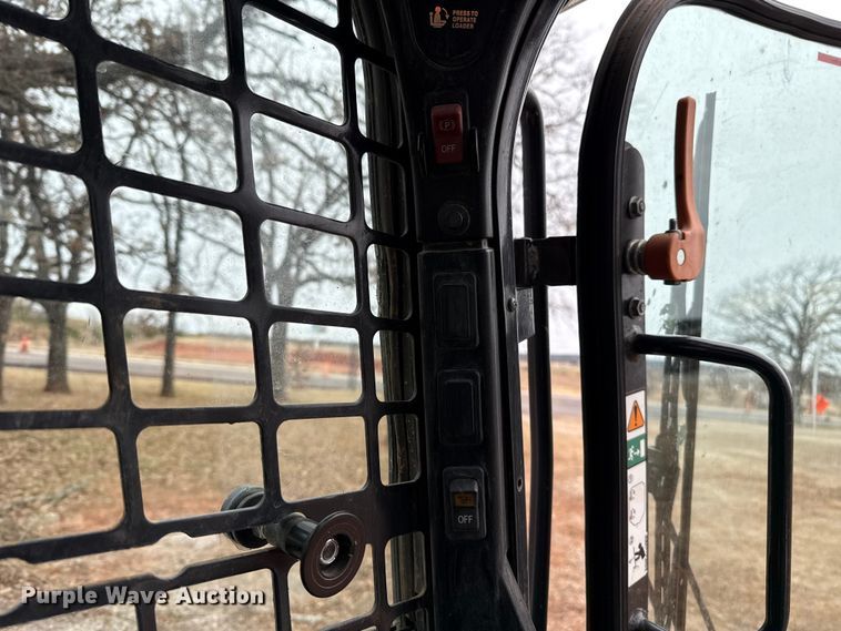 image for item HI9387 2021 Bobcat T870 tracked skid steer loader