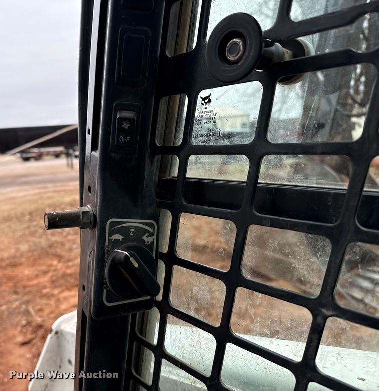 image for item HI9387 2021 Bobcat T870 tracked skid steer loader