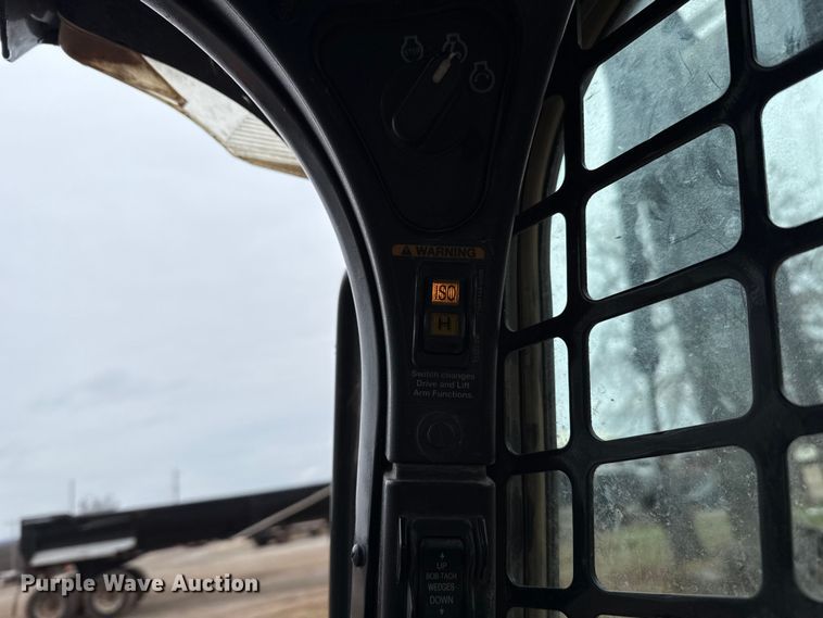 image for item HI9387 2021 Bobcat T870 tracked skid steer loader