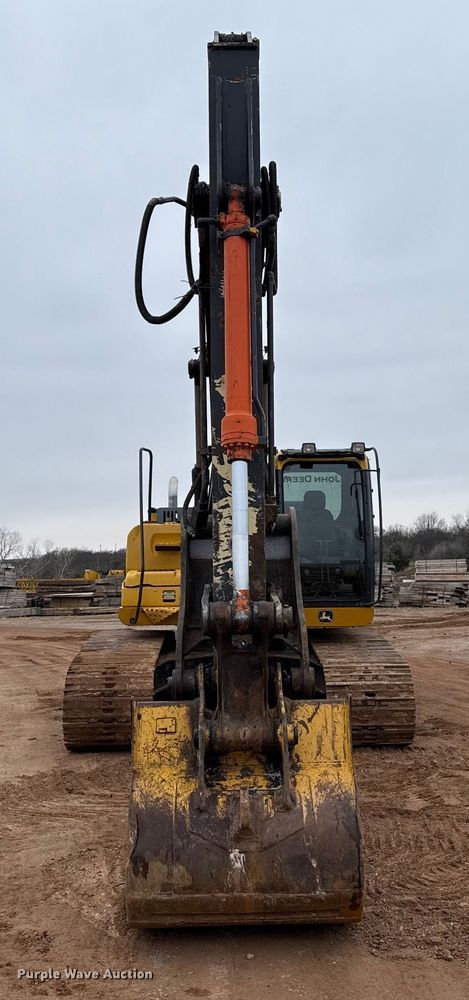 EXCAVADORA 2015 JOHN DEERE 210GLC